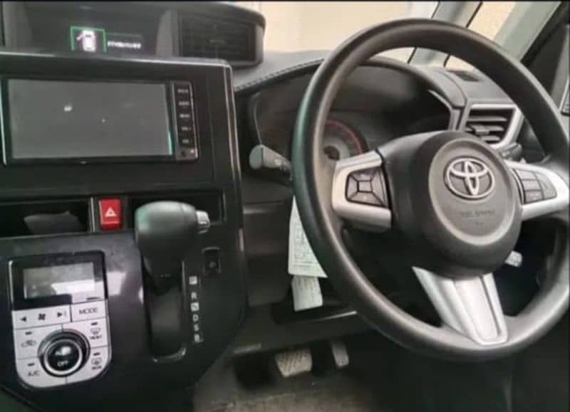 Toyota Roomy 2018 1