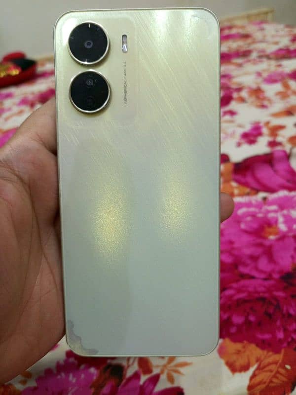 vivo y16 yellow color 1