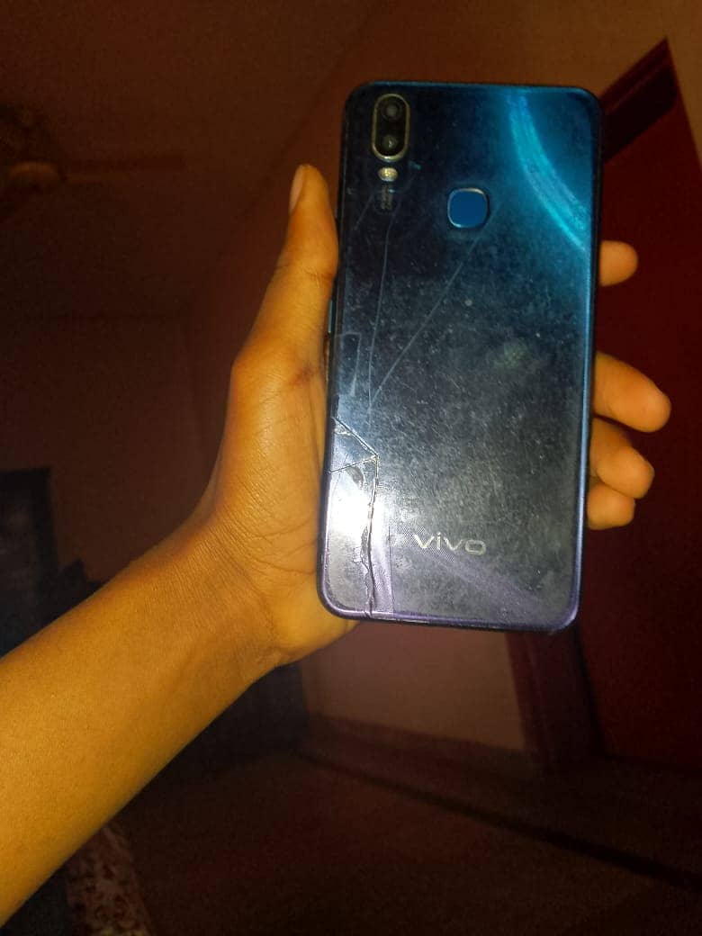 Vivo Y11s 1