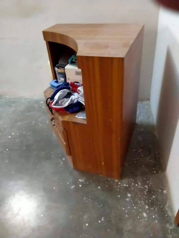 HEAVY  DOUBLE RACK CORNER TABLE 3
