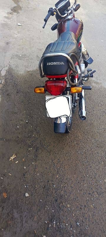 Honda CD70 3