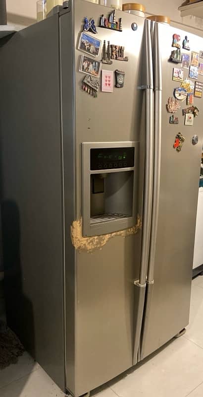 LG two door Frige 0