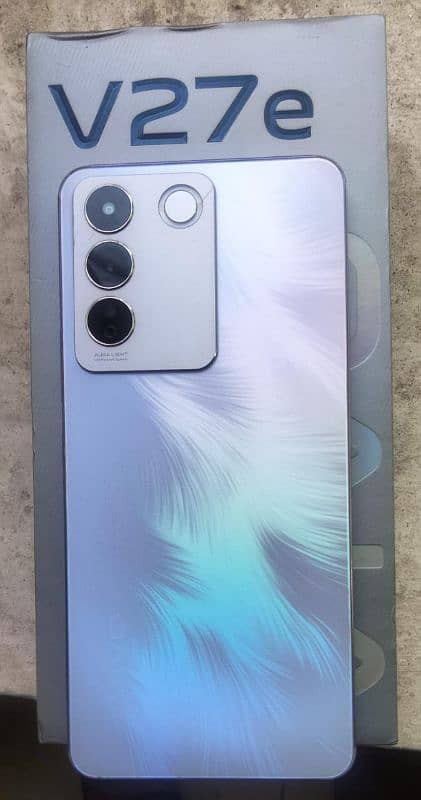 Vivo V27e 1