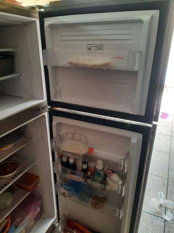 large size fridge pLE 2