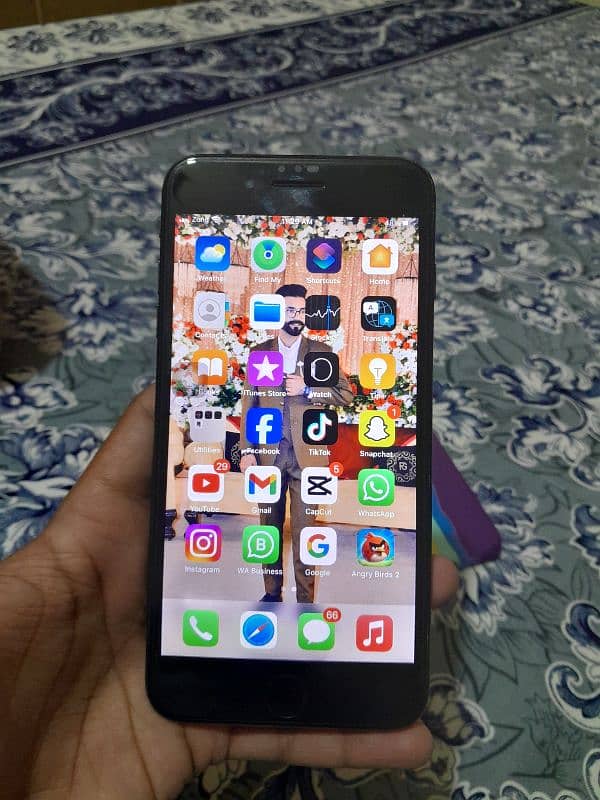 I phone 7 plus 128 GB (( Pta proved ))  (( Urgent Sale )) 6