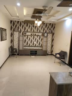 8 marla house lock option for Rent in Bahria Town Lahore