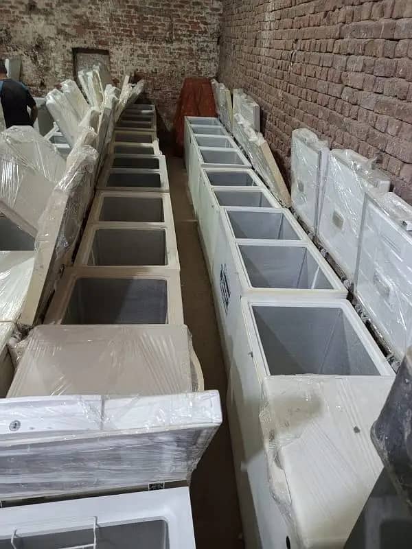 Fridges & Freezers new condition is avilable 2