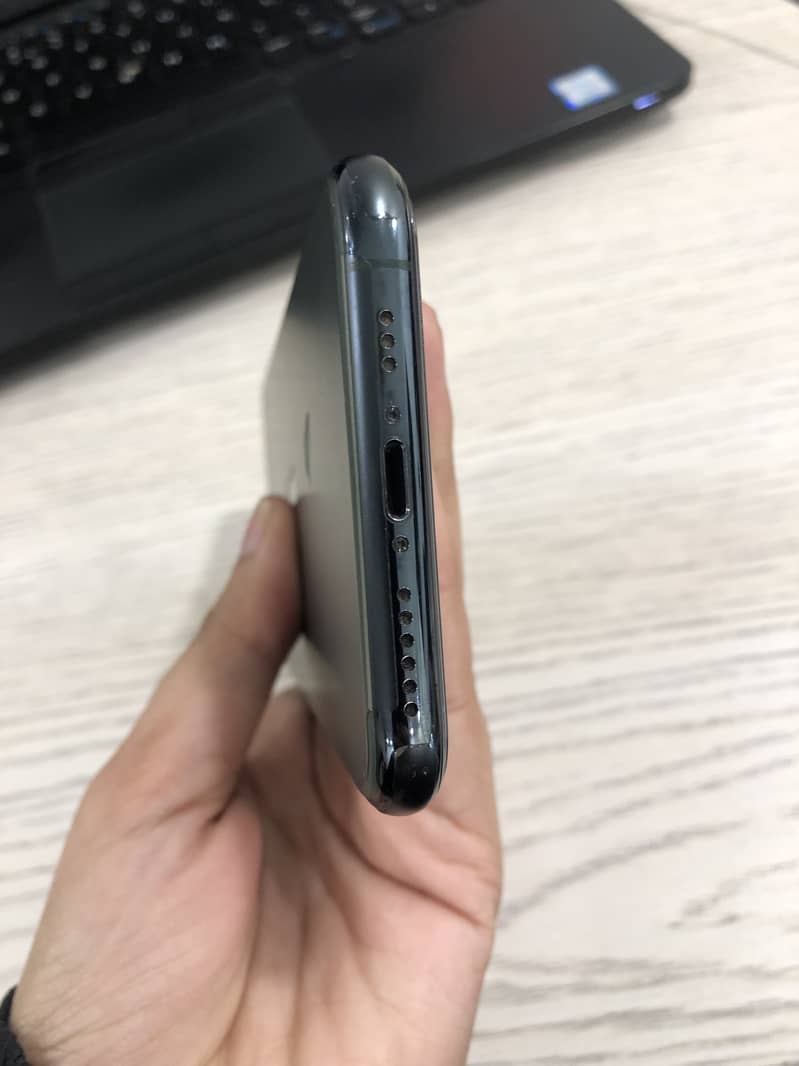 Apple iPhone 11 Pro 6