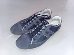 Hogan Sneakers shoes 8.5 size on urgent sale