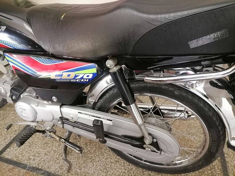 Honda CD 70 Black 6