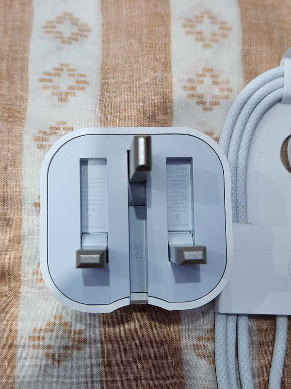 iphone 16 pro max 20w original charger with original cable 03256862720 3