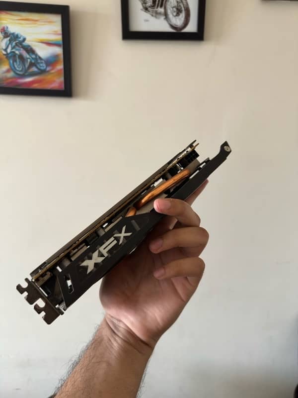 XFX RX570 4 GB 3