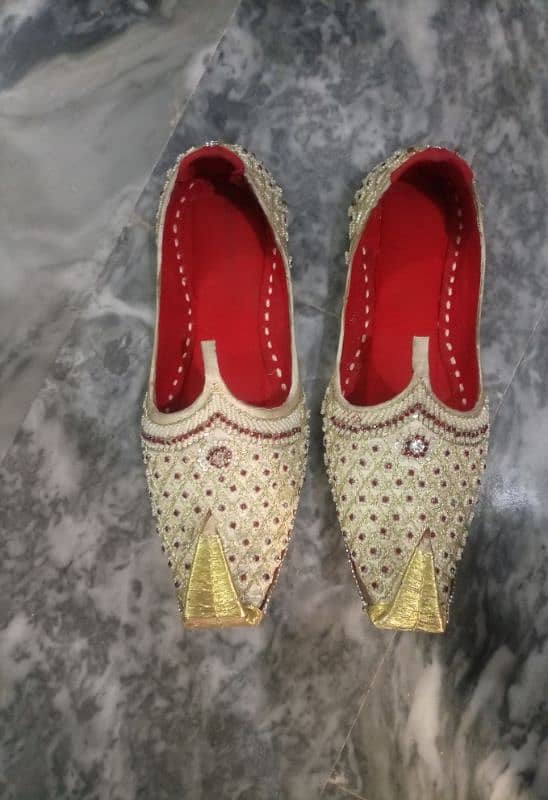 One time used beautiful sherwani + kula + khusa in jus 13000 Rs 4