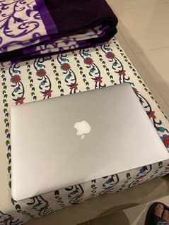 Macbook Air 2017 10/10 with Charger