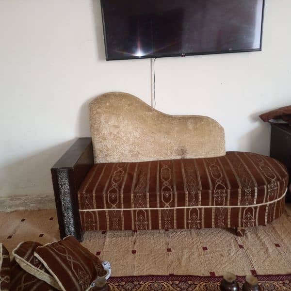 7 seater sofa 0