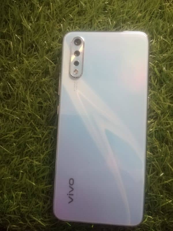 vivo s1 6 128/03043131693. wahtspp 0