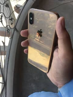 iPhone xs golden colour