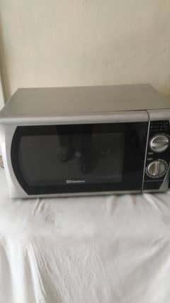 Microwave oven dawlence in good condition