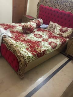 bed set with sidetables and dressing table luxury good condition