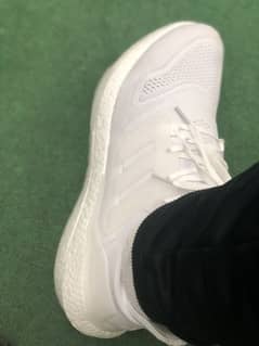 Addidas ultraboost 23 model UK 8 us 9 euro 42