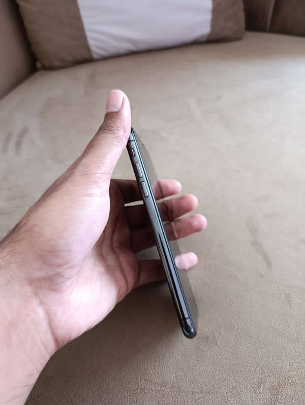Apple iphone x 256GB pta approved 10/10 condition 2