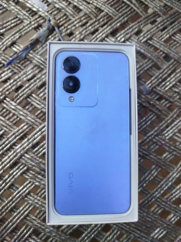 Vivo Y17s 0