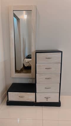 Modern Wooden Dressing Table with Mirror for Sale