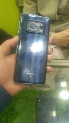 Aquos r6