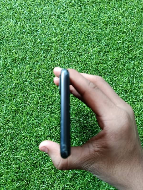 iPhone [Model] - Used, Fully Functional, Best Price! 3