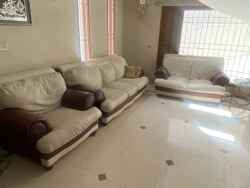 white sofa set 0