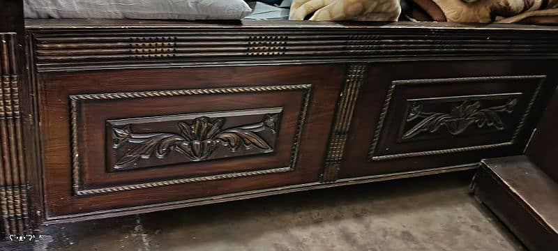 King size bed 1