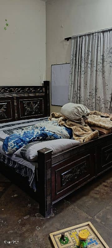 King size bed 2