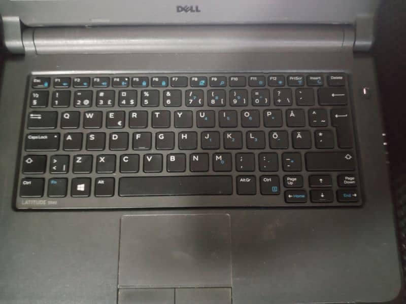 Dell Latitude 3340 0