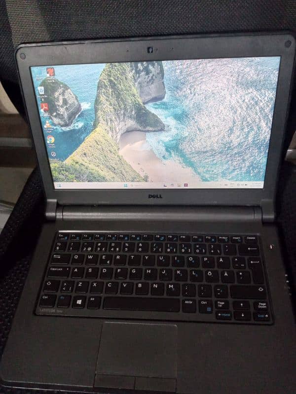 Dell Latitude 3340 2