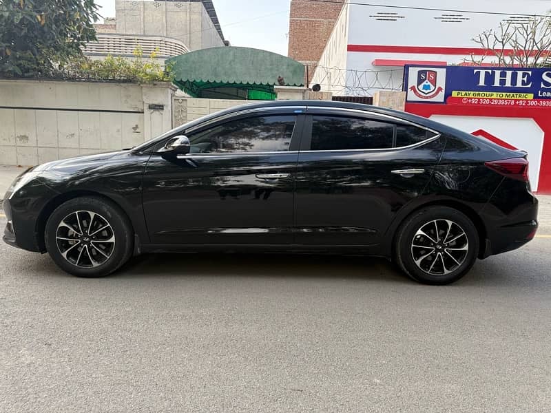 Hyundai Elantra 2022 7