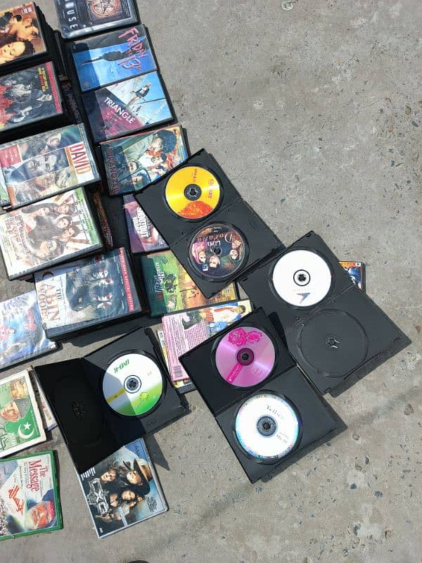 CD and VCR casste 0