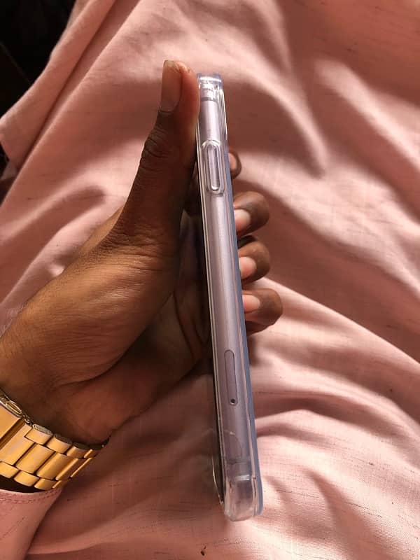 iPhone 11  128 gb factory unlocked 3