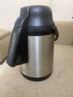 Hot n Cold Steel Thermos Press & Pour  3 litres 4.5k