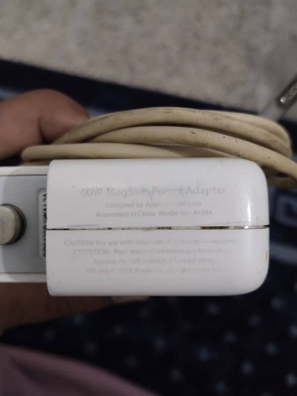 Apple MacBook pro 60W magsafe power adapter 3