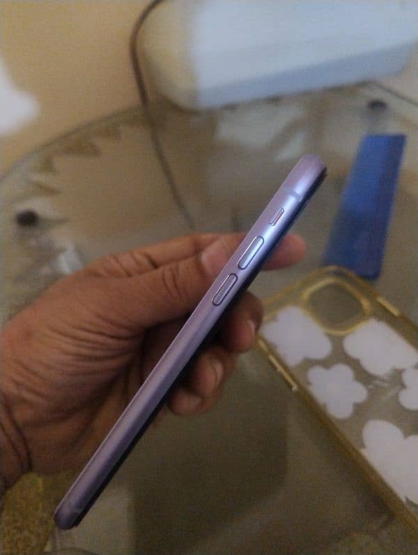 Iphone 11 - Purple Color - 64 GB - Non PTA 6