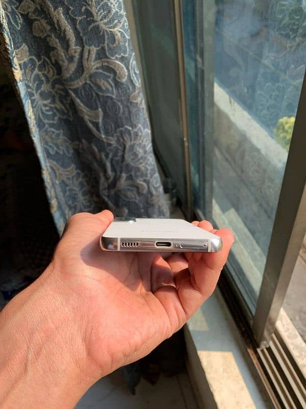 Samsung s22 10/10 condition water pack pearl white Non. PTA 1