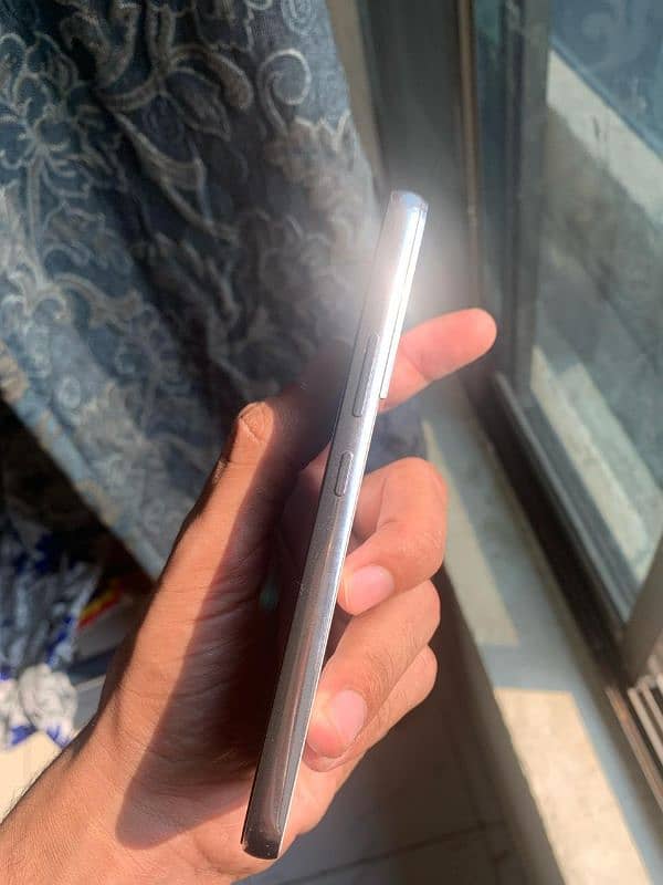 Samsung s22 10/10 condition water pack pearl white Non. PTA 3