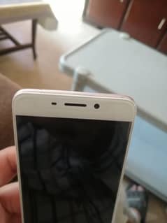 Oppo R9 4gb ram 64