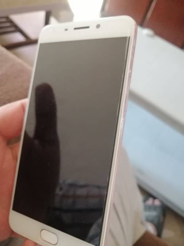 Oppo R9 4gb ram 64 5