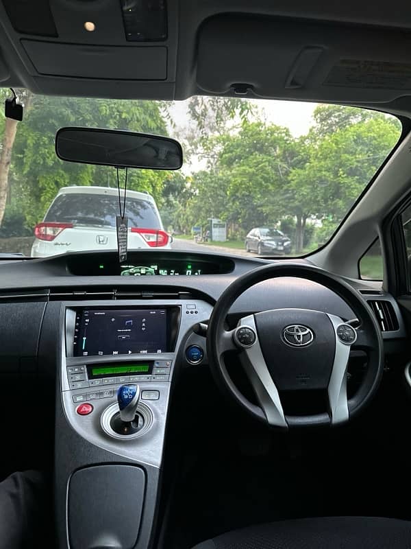 toyota prius 2015 / 2018 8