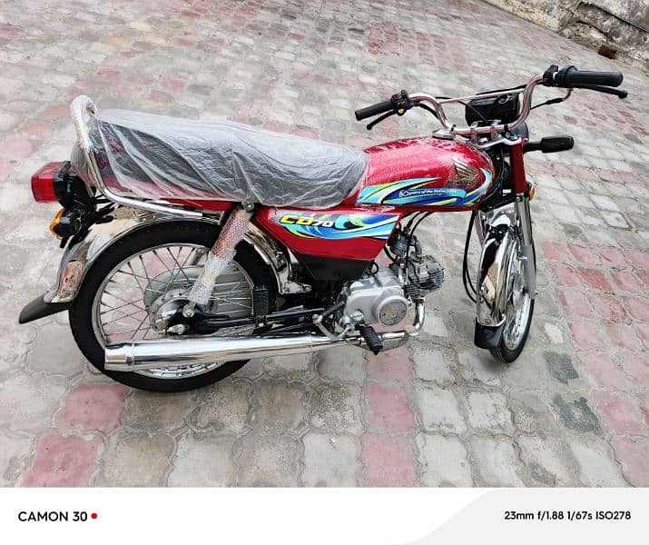 Honda CD 70 2024 3