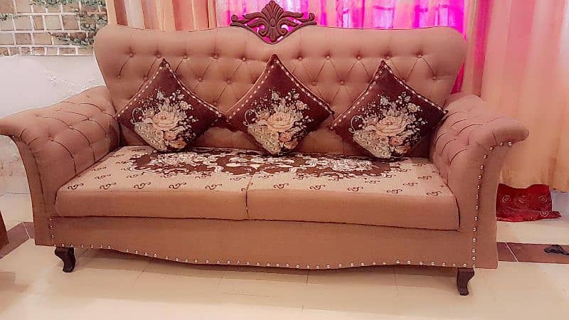 8 seater sofa seat with three tables 0