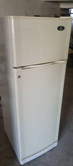 Dawlance medium size fridge for sale