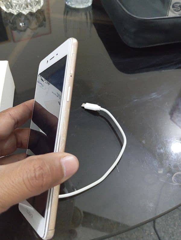 One Hand Used Oppo A51 in Lush Condition 5