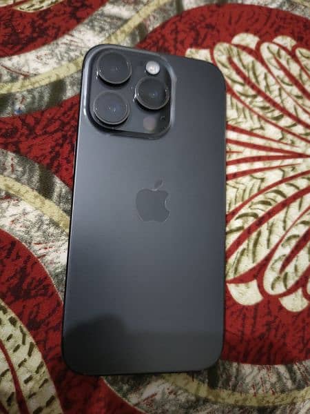 iphone 15pro (512GB) 0